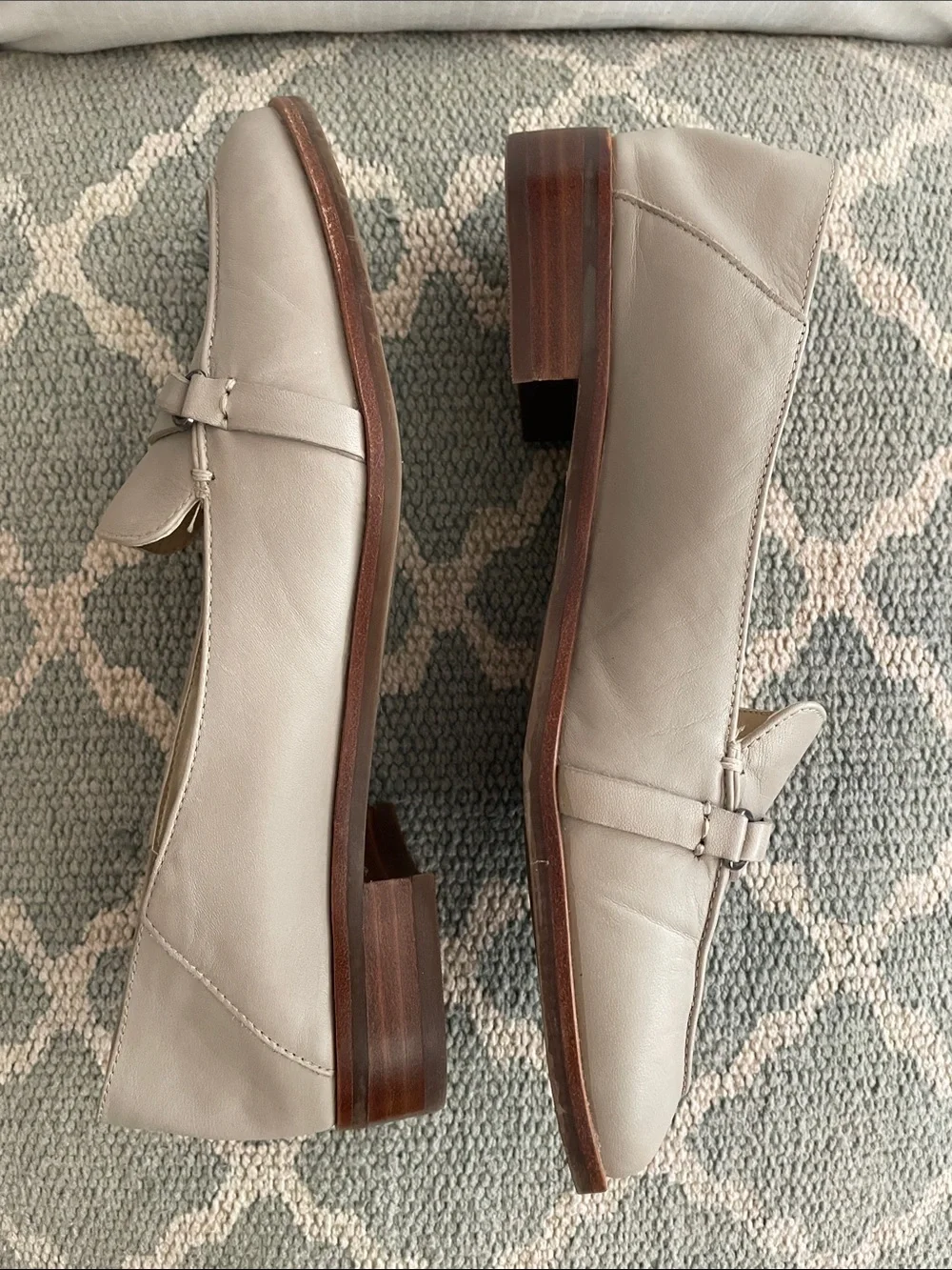 Aerosoles South East Grey Leather Loafers in Size 8